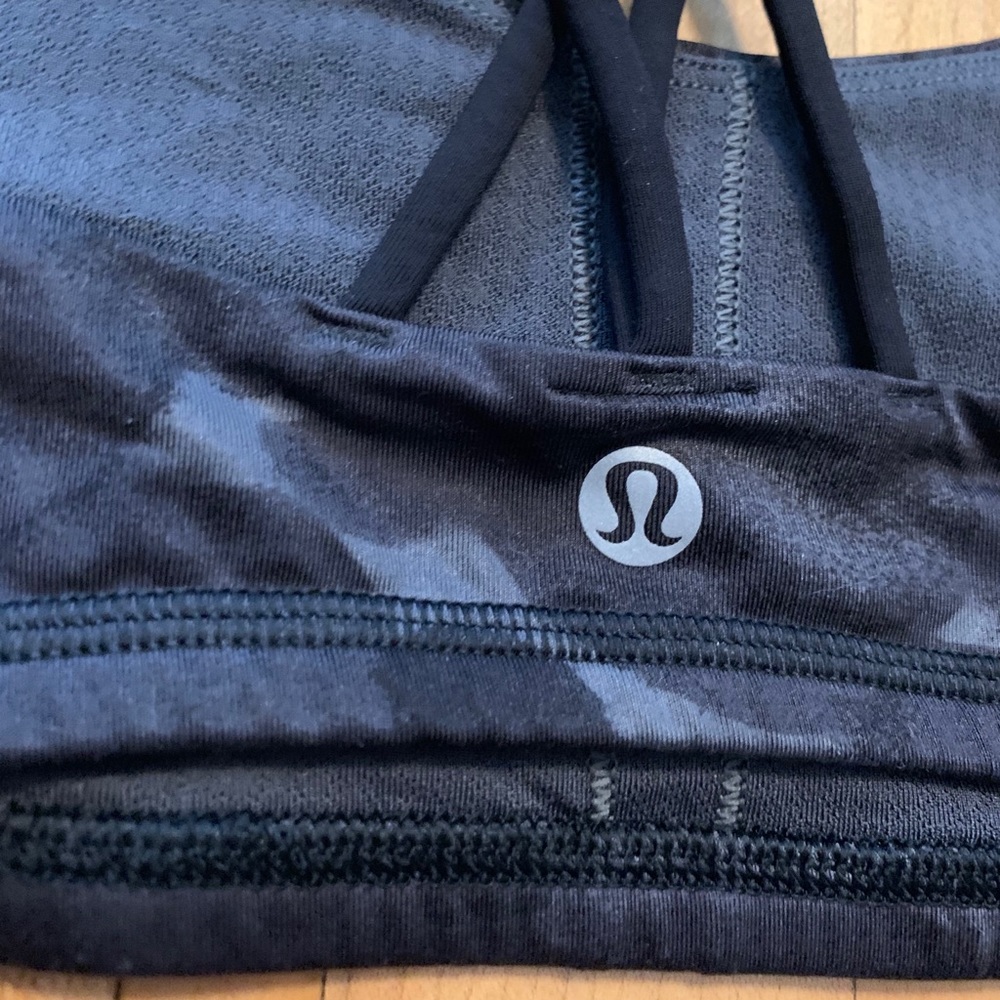 LULULEMON - Free To Be Sports Bra